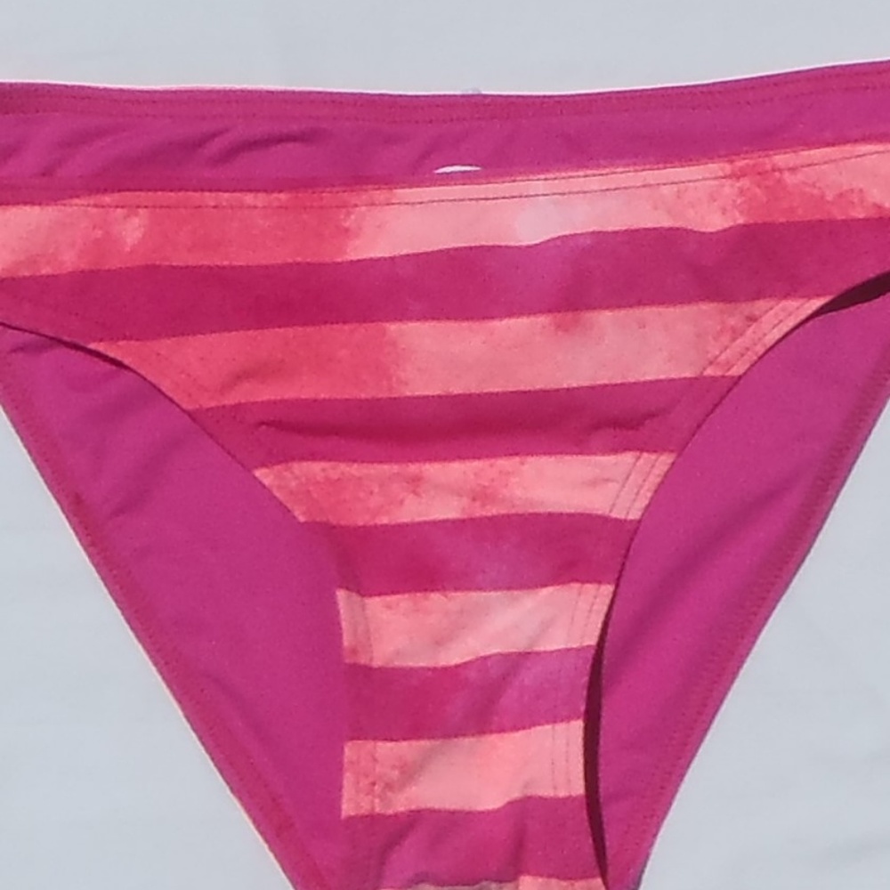 Oakley Bikini Bottoms - Size XS - NWT - Picture 6 of 7